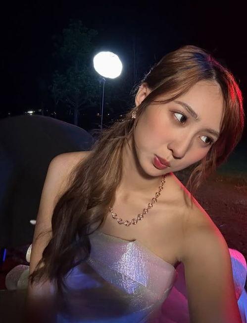 最新爆料女星是谁图片视频,最新爆料女星身份大起底！